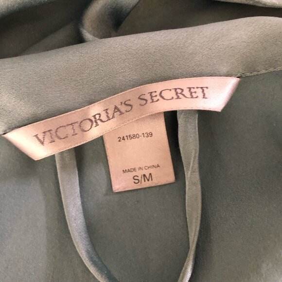 Victoria’s Secret Slip Robe Short Sleeves Side Pockets Belted Satin Aqua sz S/M - Picture 11 of 11